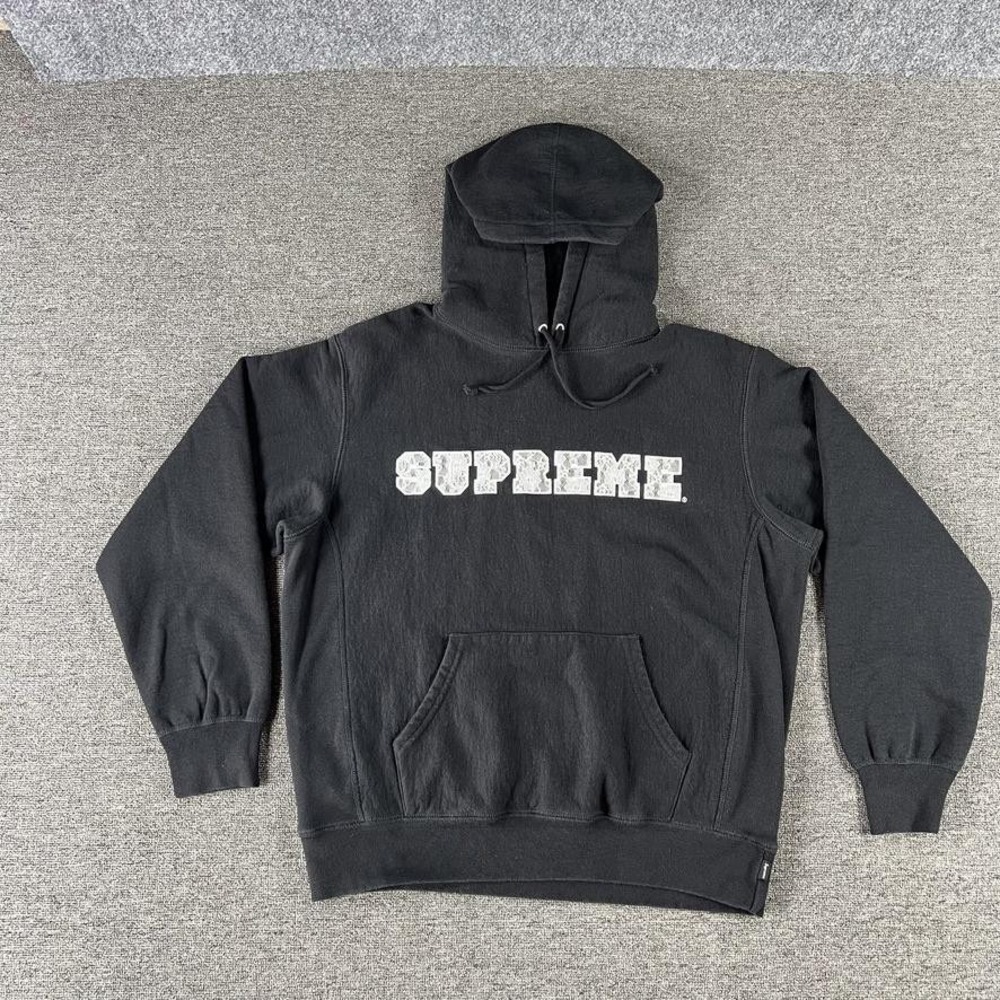 Supreme Hoodie Mens Small Black Lace Logo Hooded Sweatshirt Fleece Pullover